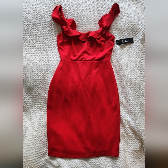 Lulus Dresses & Skirts - Lulu's Red Sleeveless Dress